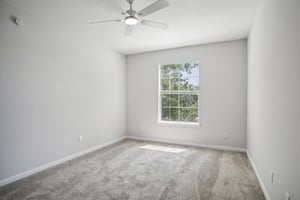 Point Meadows Dr 1310-033.jpg