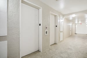 Point Meadows Dr 1310-034.jpg