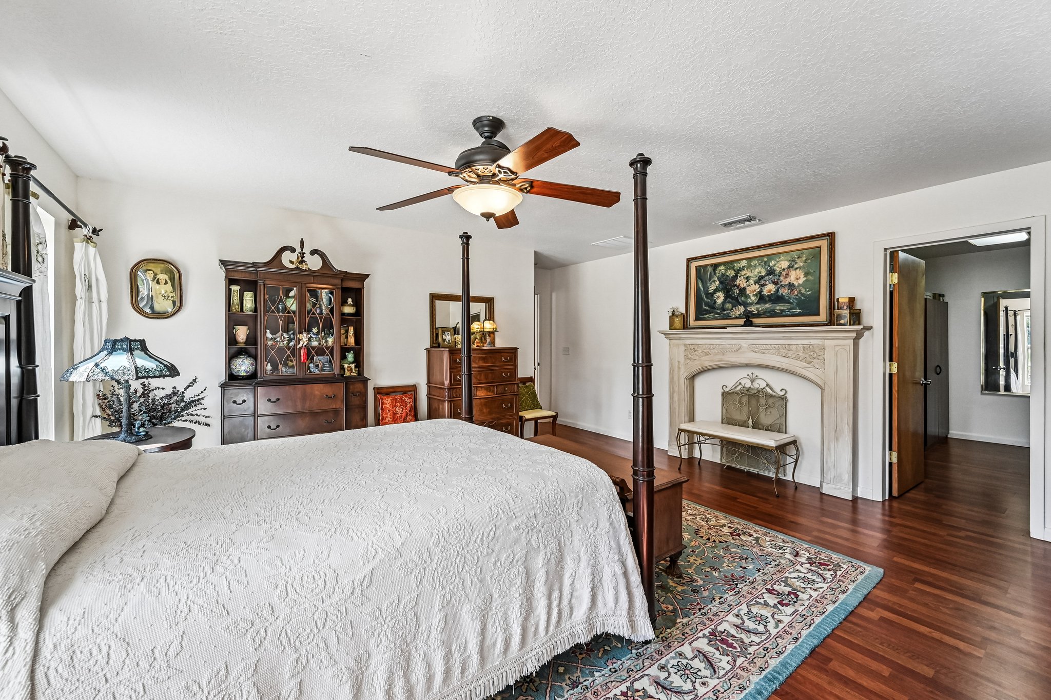 S Indian River Dr-S2205-026.jpg
