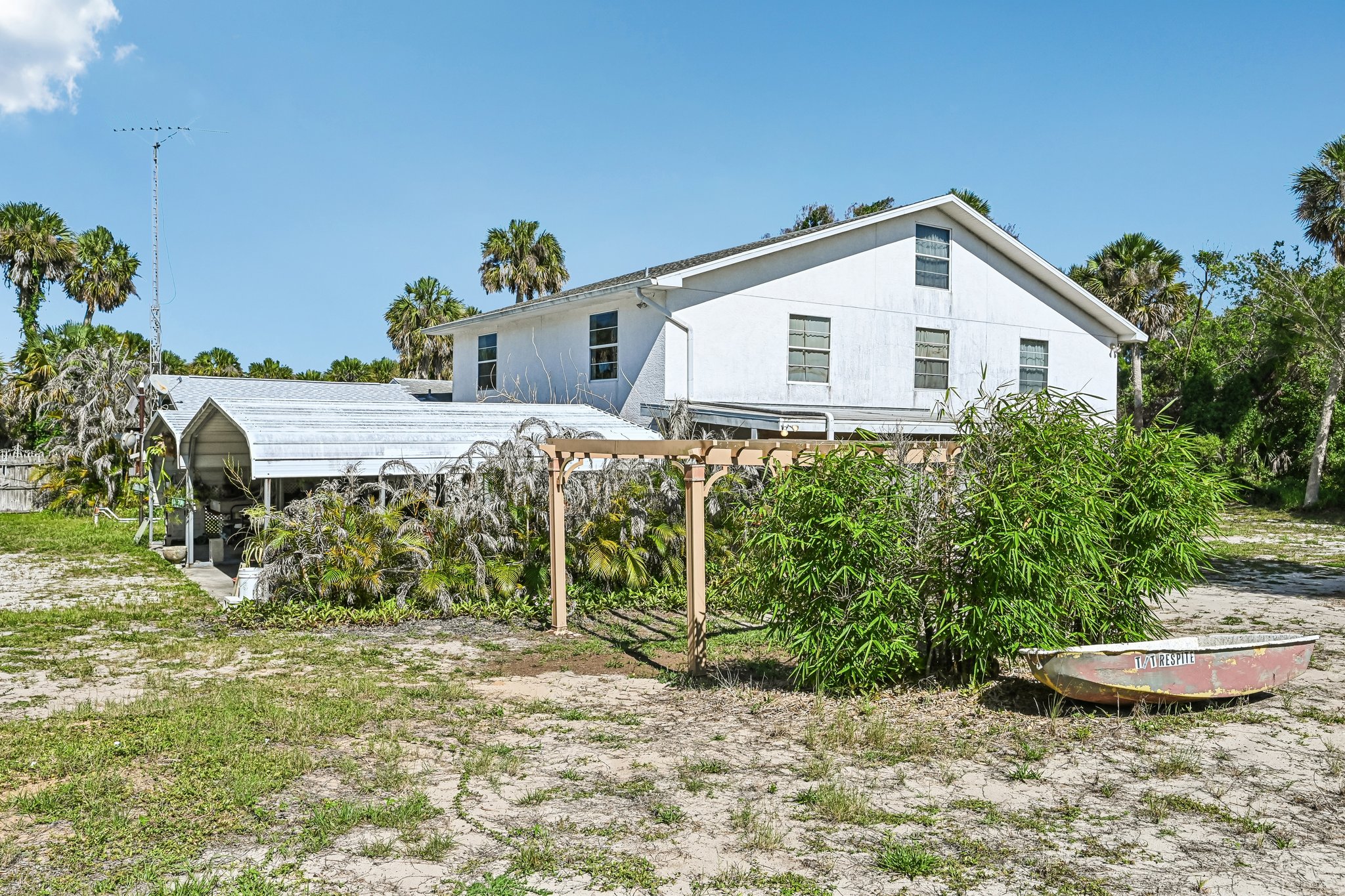 S Indian River Dr-S2205-051.jpg