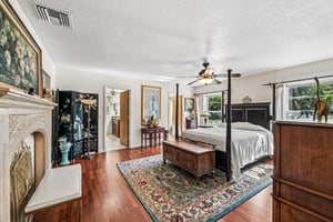 S Indian River Dr-S2205-024.jpg