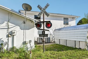 S Indian River Dr-S2205-060.jpg