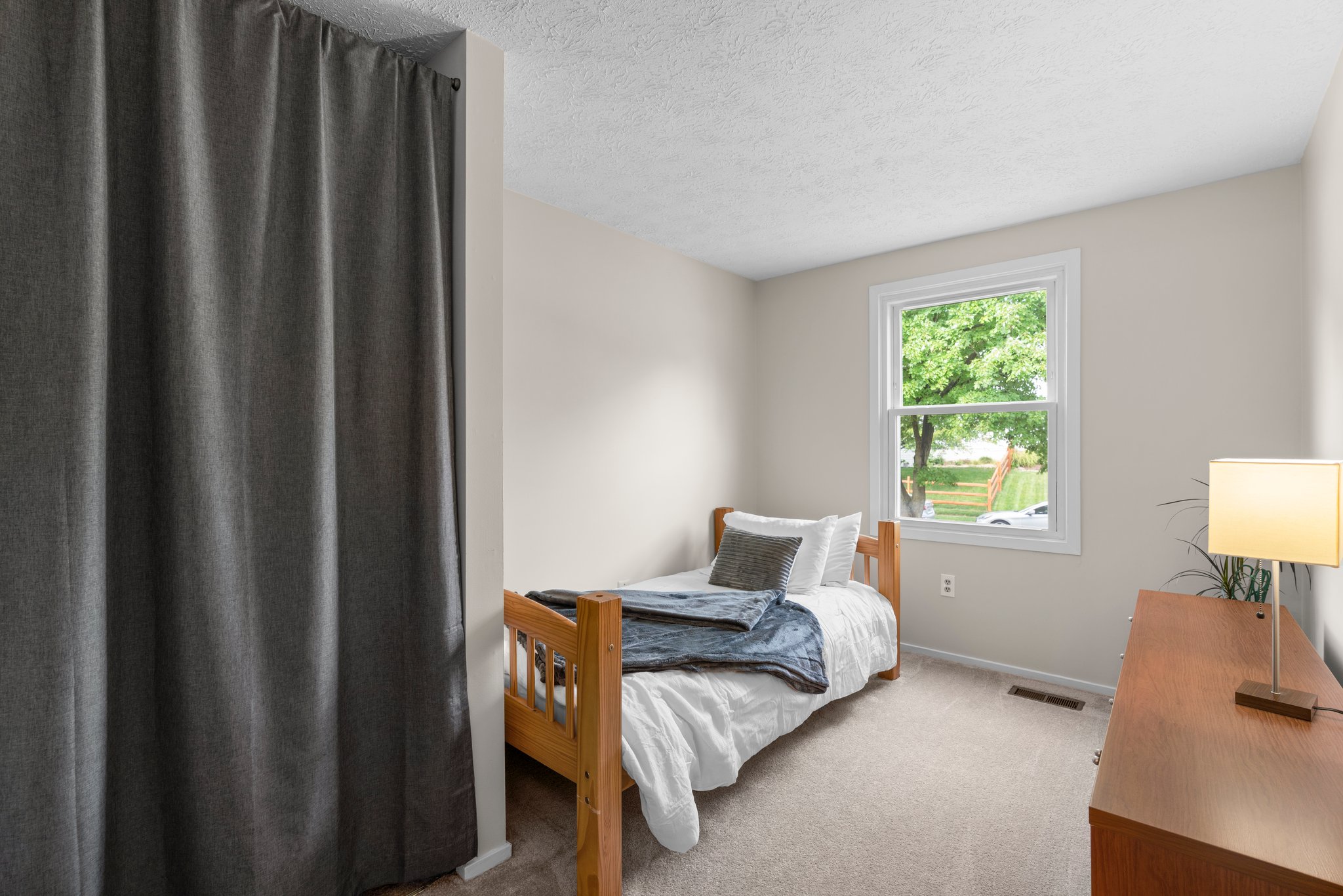 16. Upper bedroom.jpg
