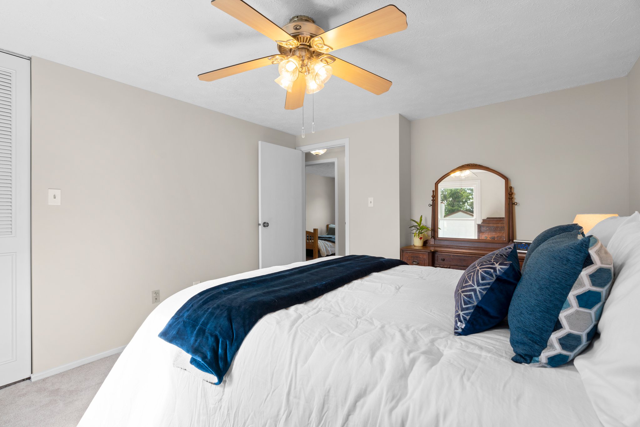 14. Upper bedroom.jpg
