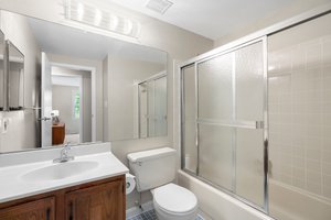 12. Upper bath.jpg
