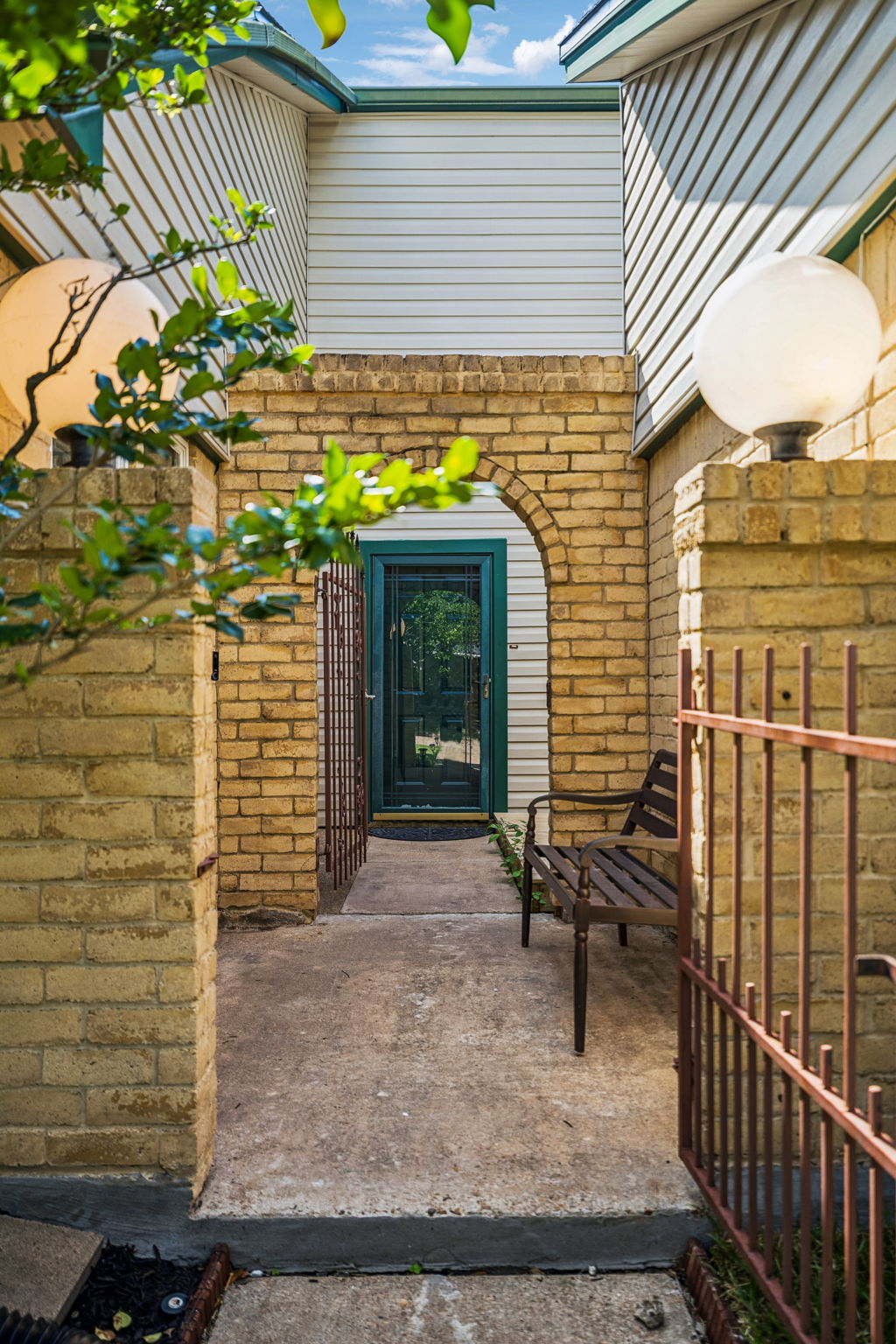  Photo 6