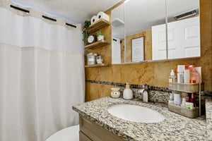 NW 69th Ter-S2403-021.jpg