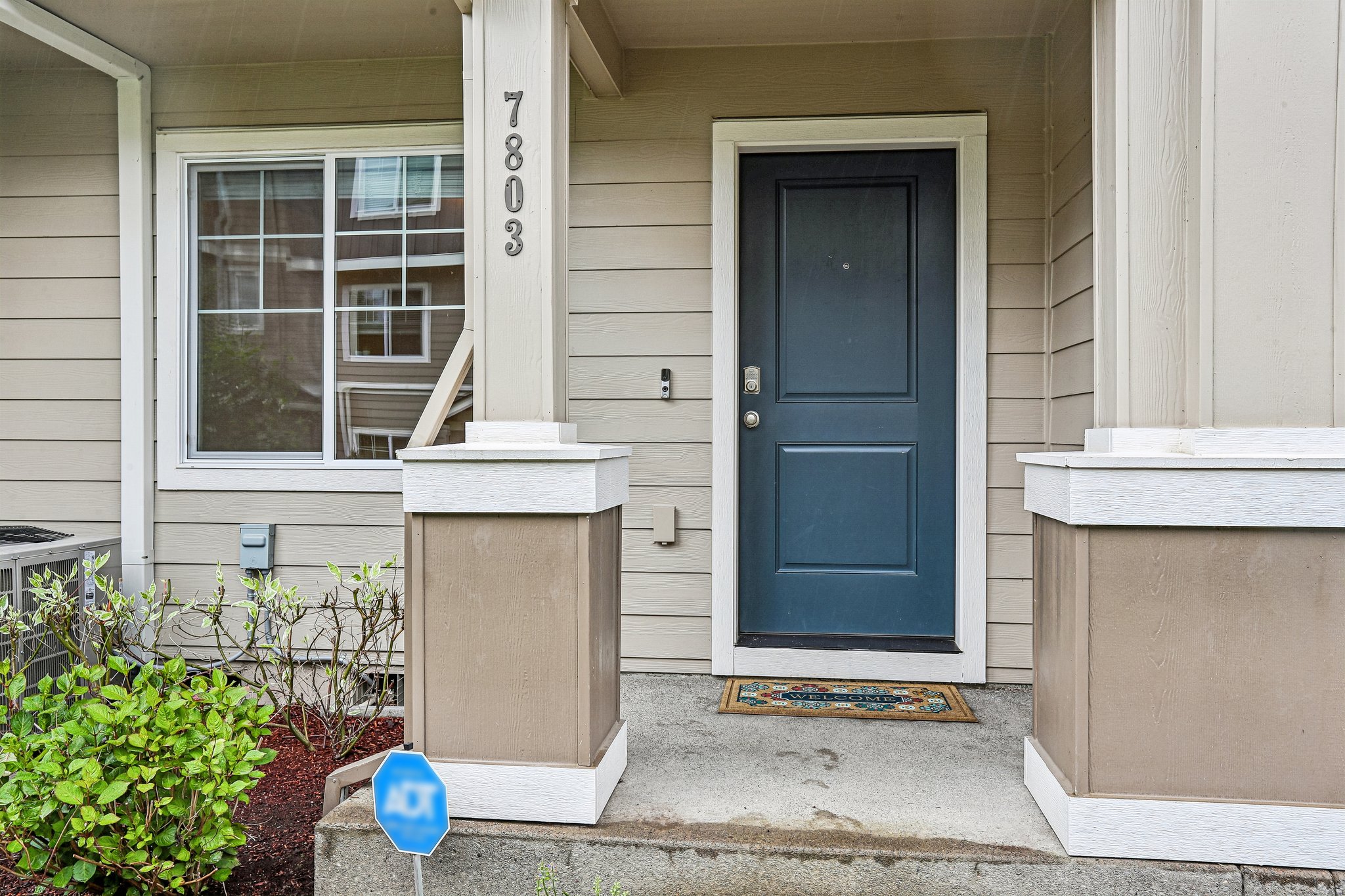 NW Spirea St-S2304-004.jpg