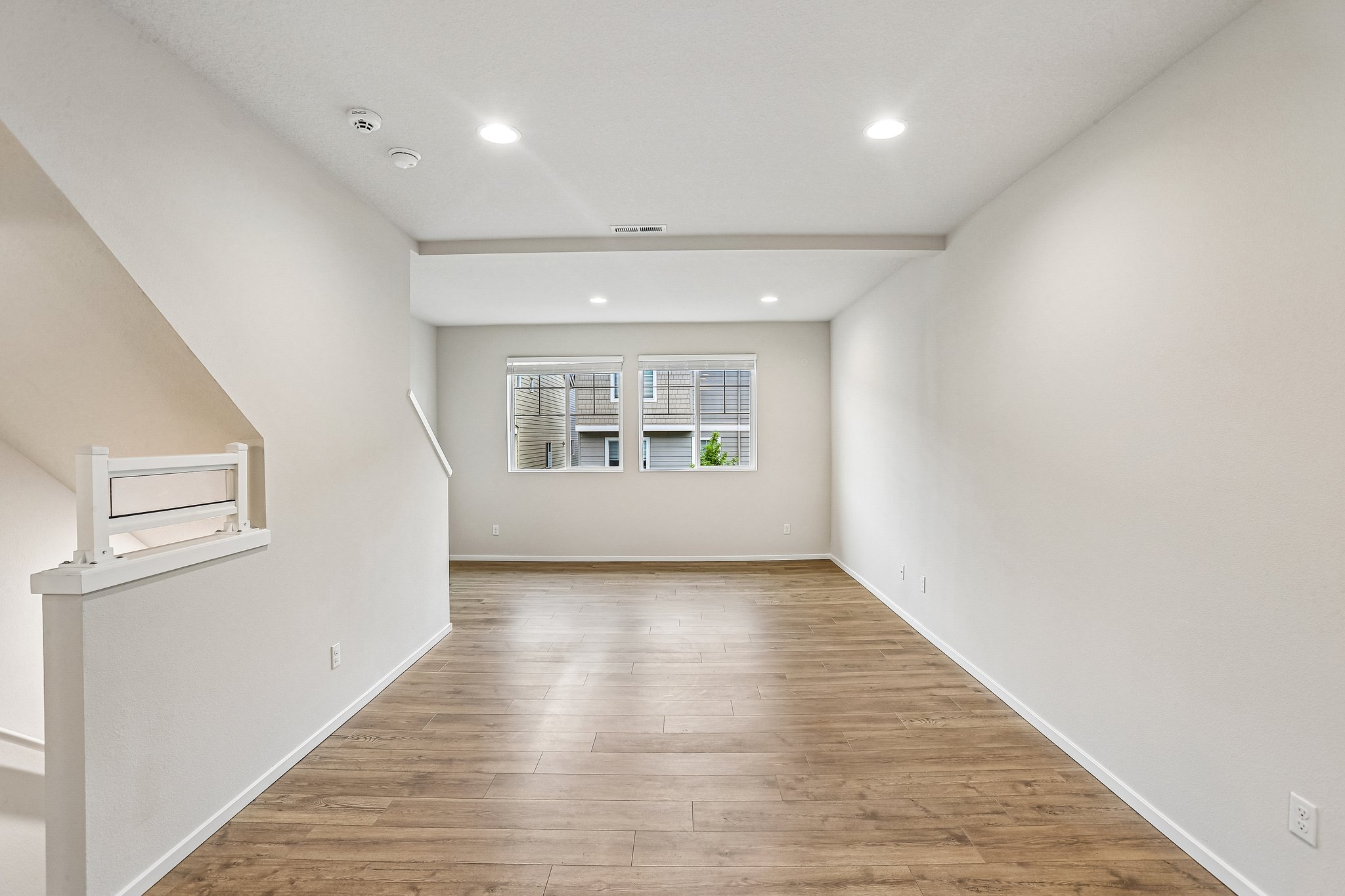 NW Spirea St-S2304-007.jpg