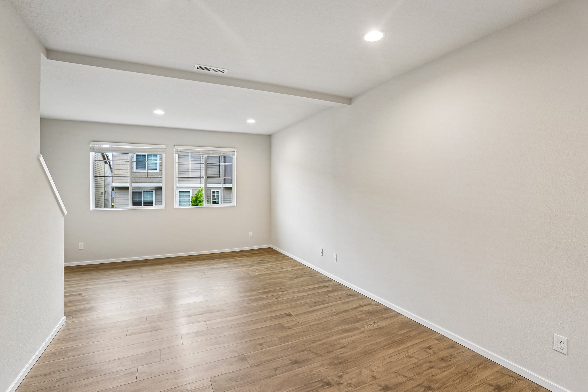 NW Spirea St-S2304-008.jpg