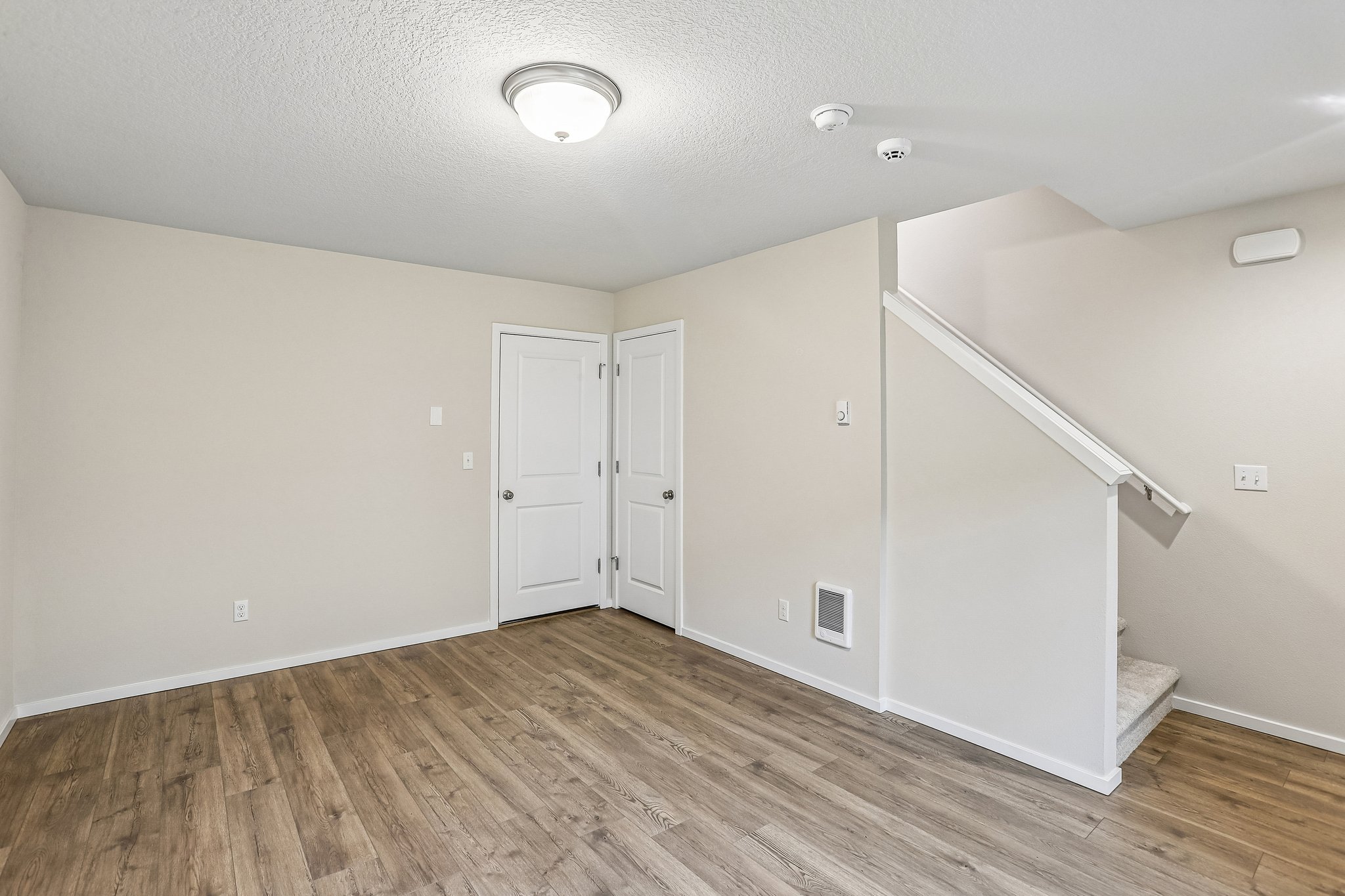 NW Spirea St-S2304-018.jpg