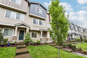 NW Spirea St-S2304-002.jpg