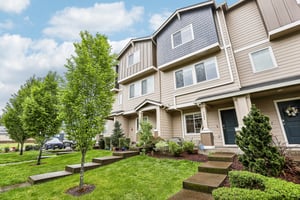 NW Spirea St-S2304-003.jpg