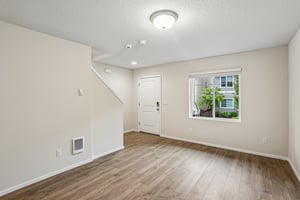 NW Spirea St-S2304-017.jpg