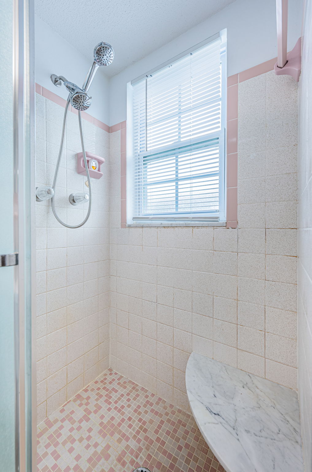 Bathroom 1b