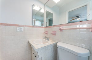Bathroom 1c