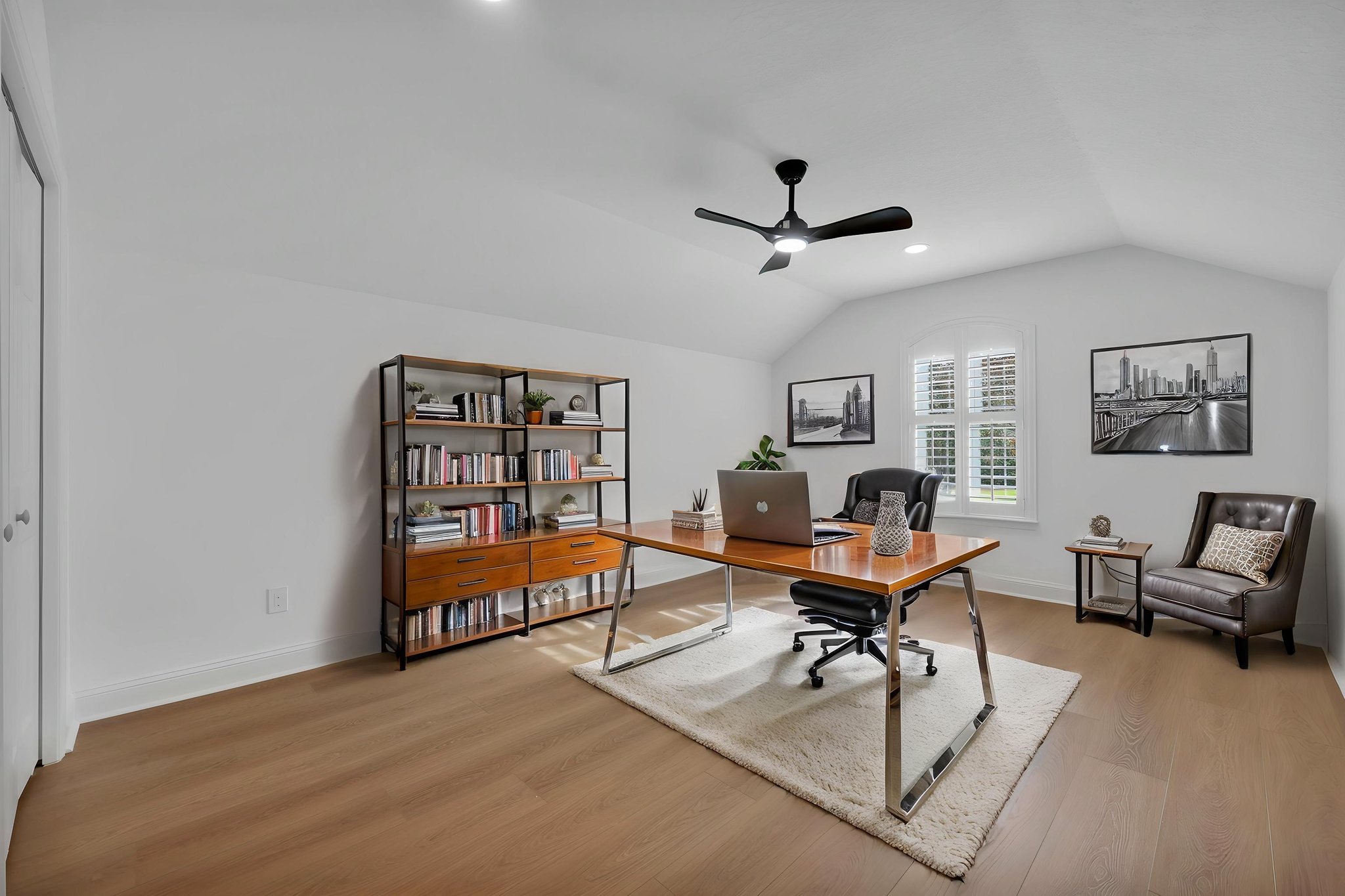 7804 Rittenhouse_040 virtually staged.jpeg