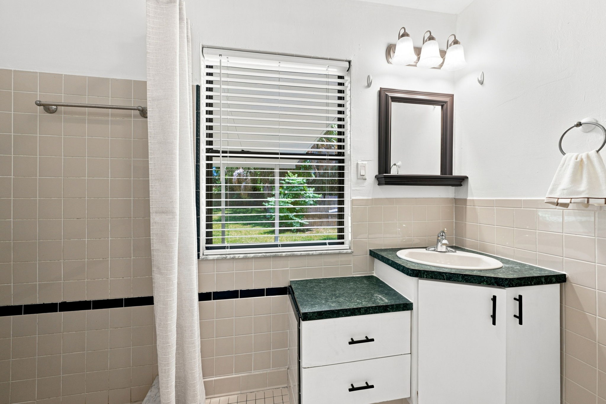 Primary Bathroom1a