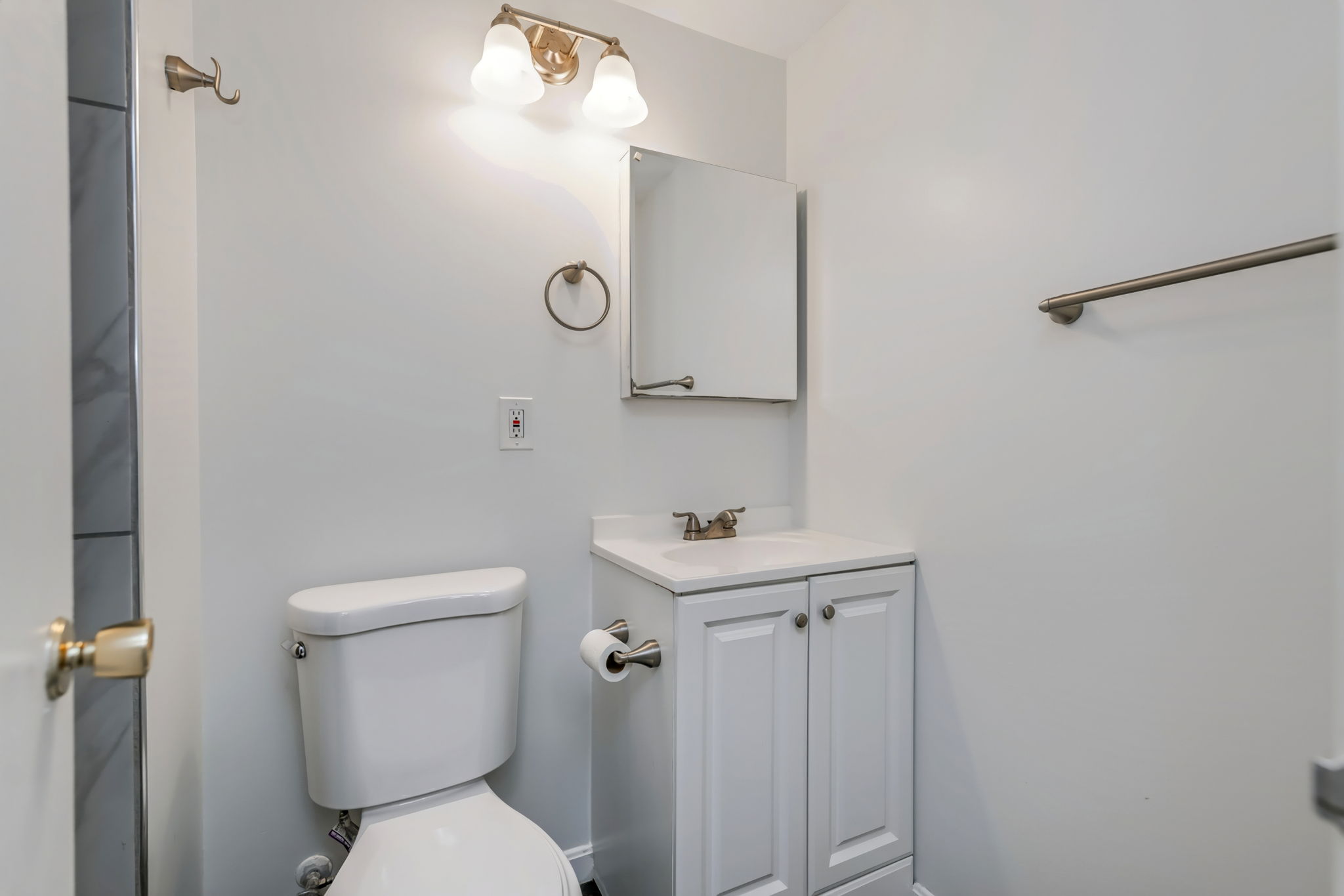 Basement full bath!
