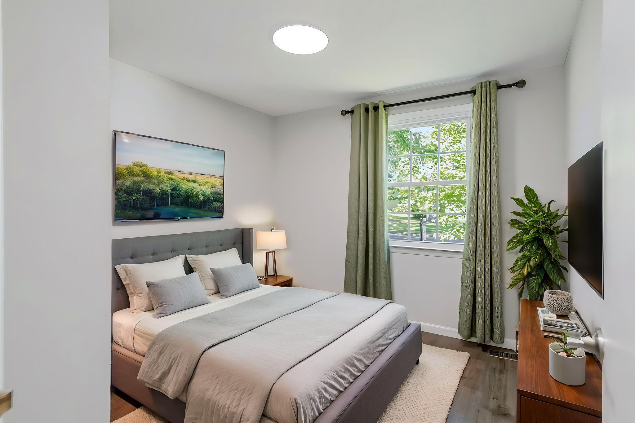 Spacious bedrooms - virtually staged