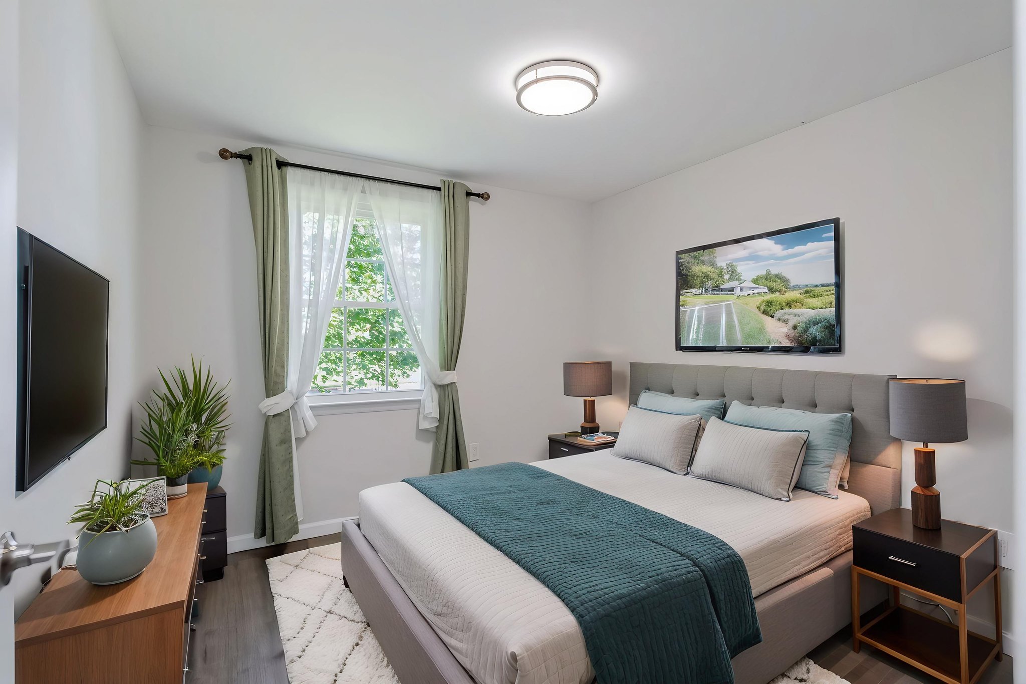 Spacious bedrooms - virtually staged