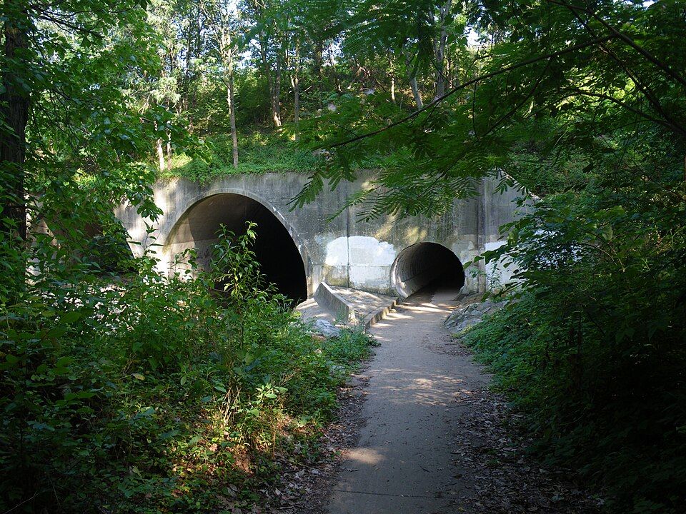 Holmes Run Trail