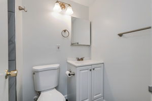 Basement full bath!