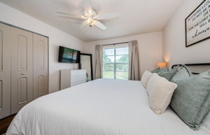 Master Bedroom 1b-2