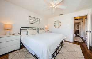 Master Bedroom 1c-2