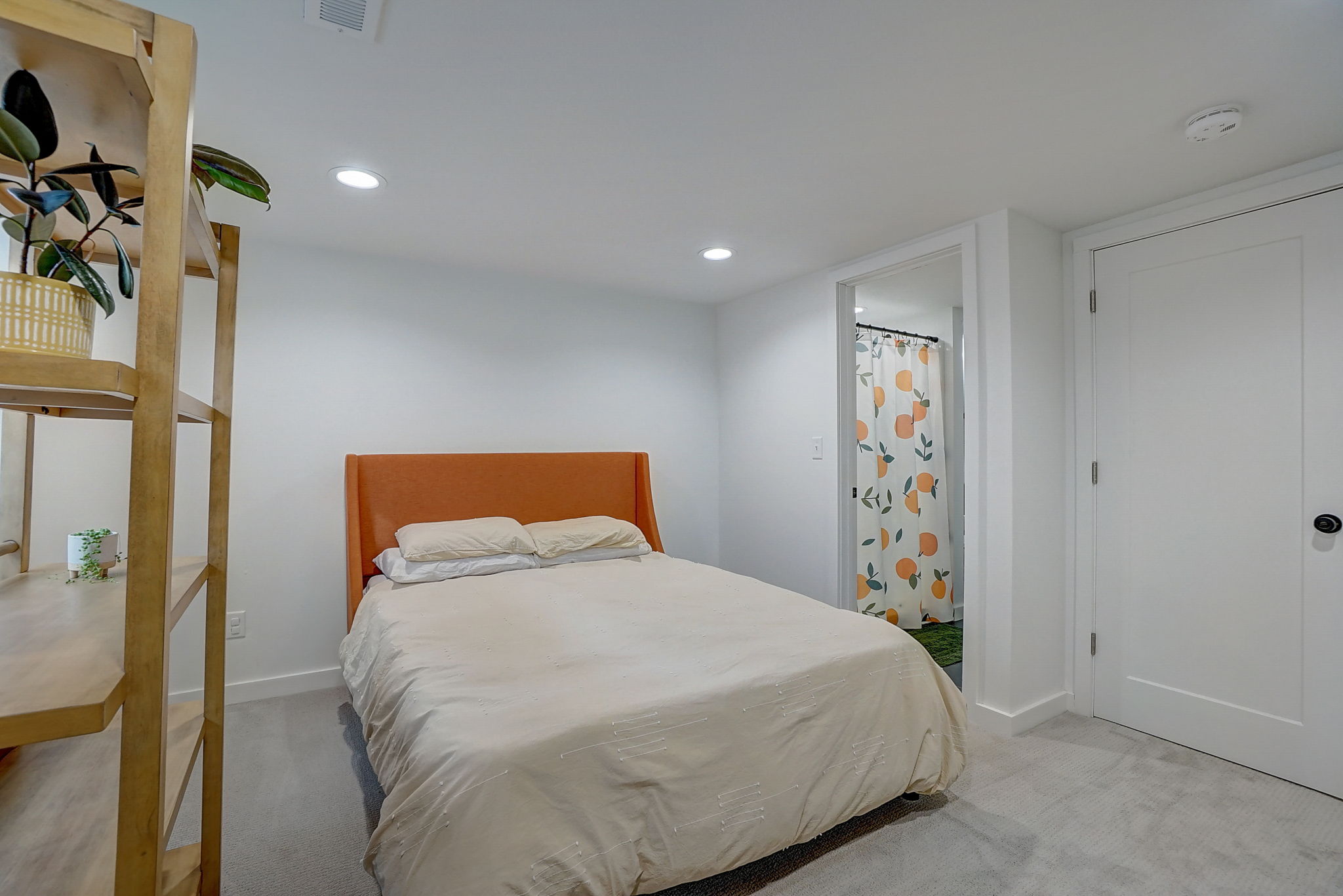 W 65th St-066