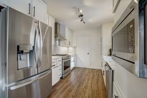 W 65th St-028