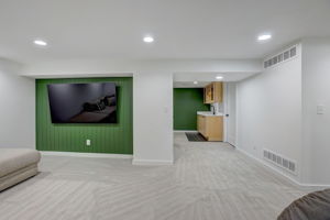 W 65th St-060