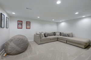 W 65th St-058