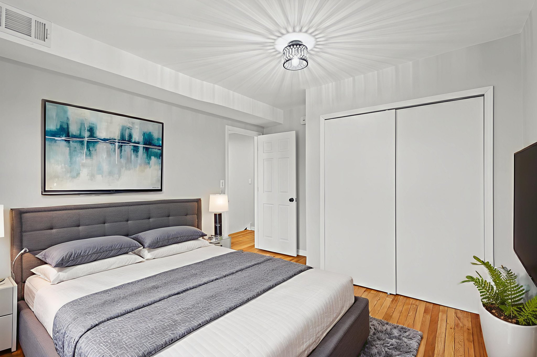 007A0238_print virtually staged.jpeg