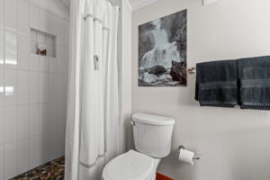  Photo 32