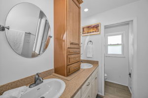 Primary Bathroom 1b
