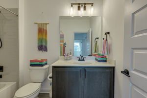  Photo 33