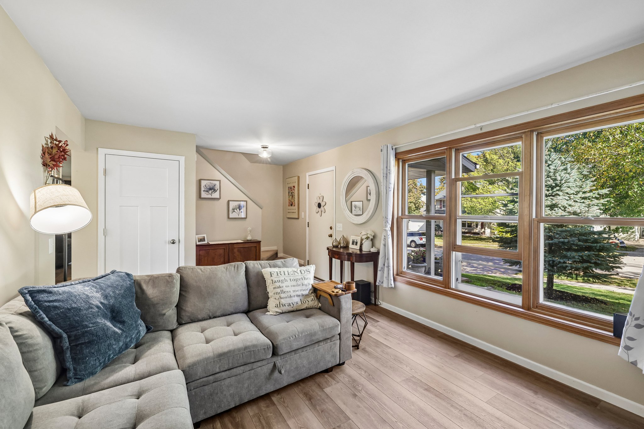 E Oakbrook Cir-S1410-004.jpg