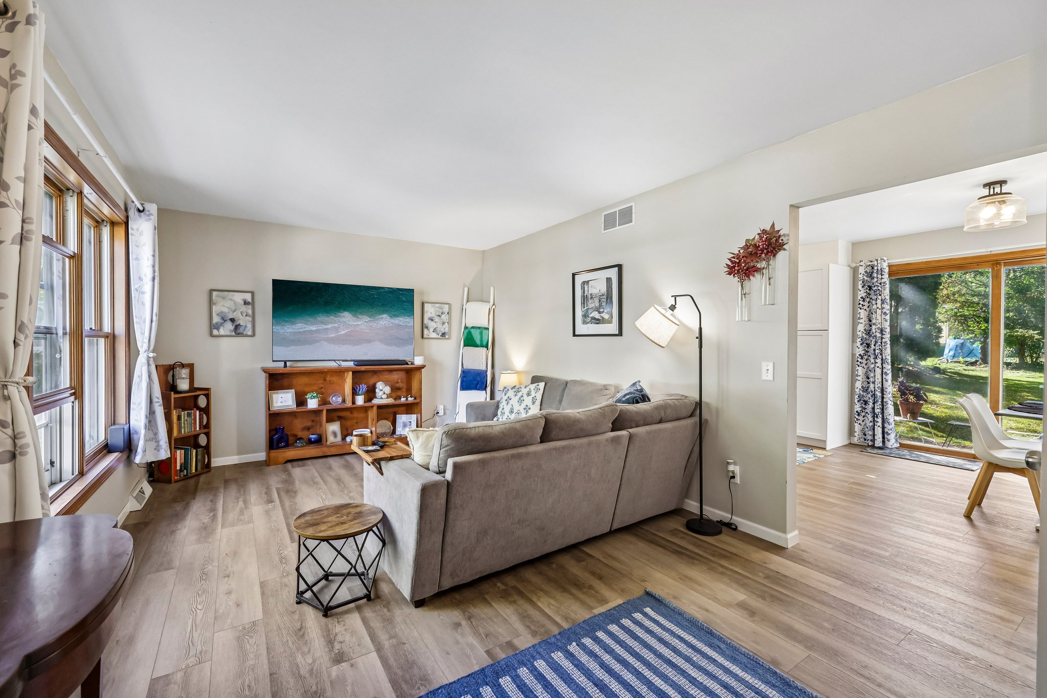 E Oakbrook Cir-S1410-005.jpg
