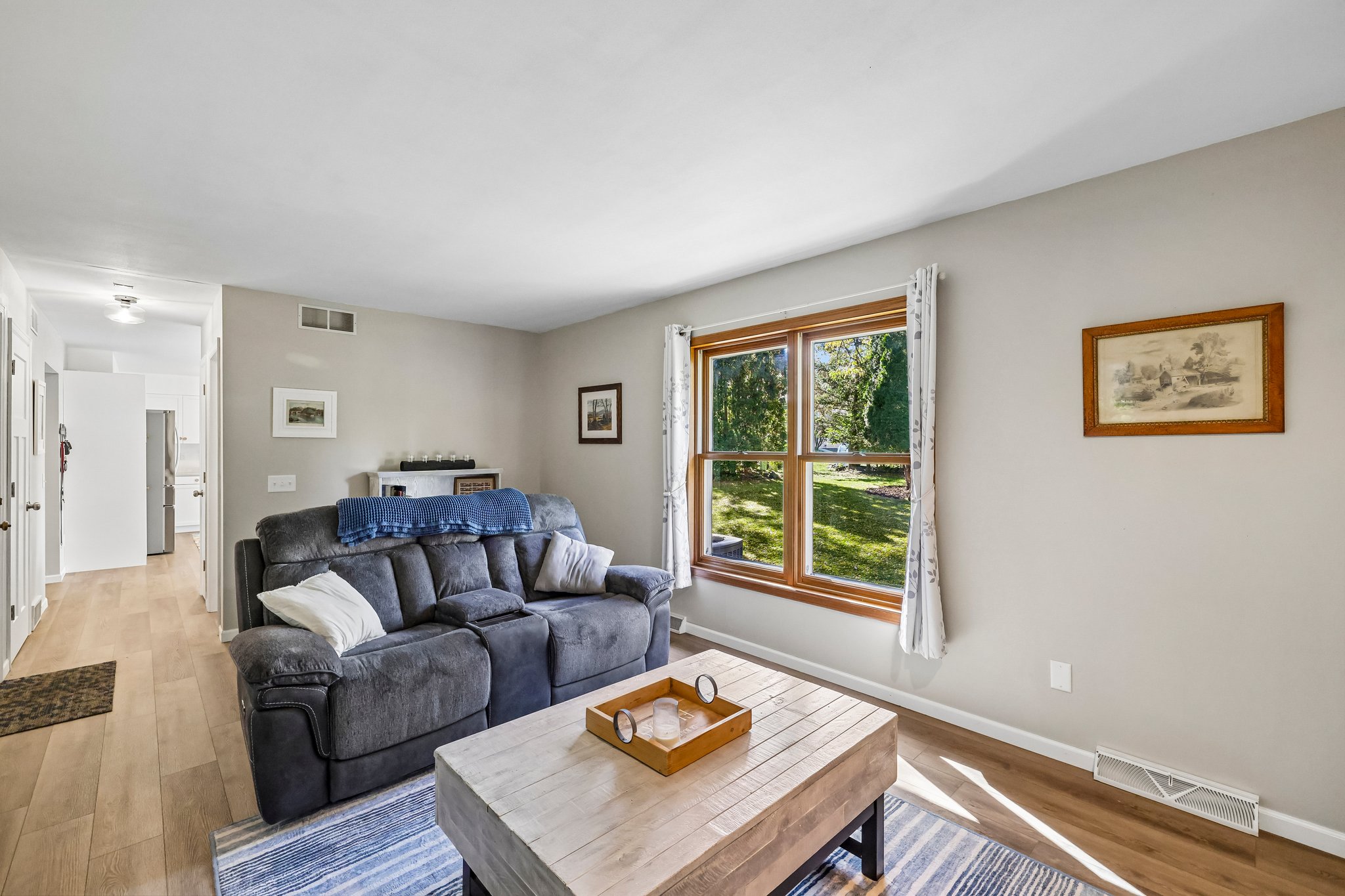 E Oakbrook Cir-S1410-007.jpg