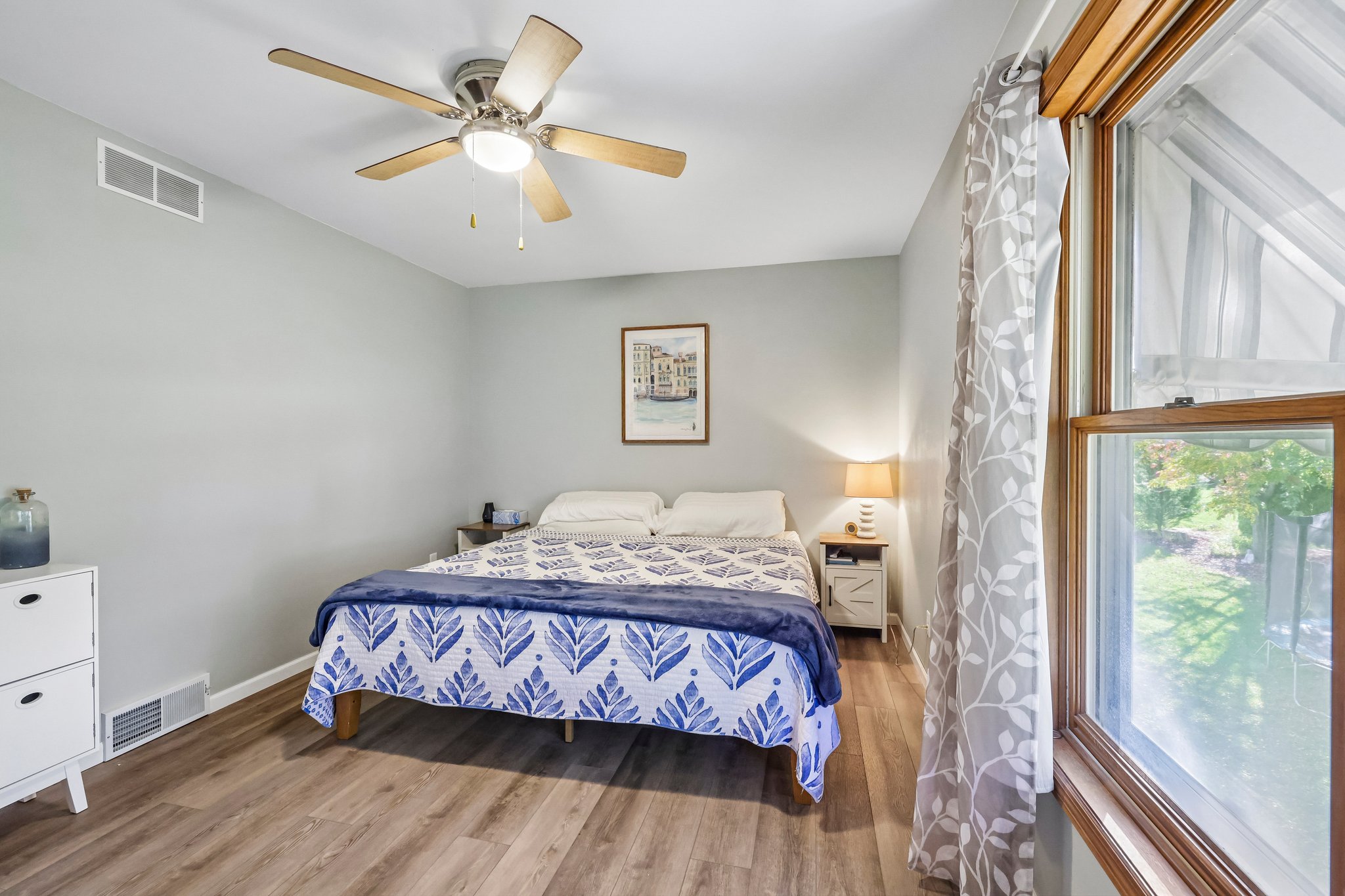 E Oakbrook Cir-S1410-027.jpg