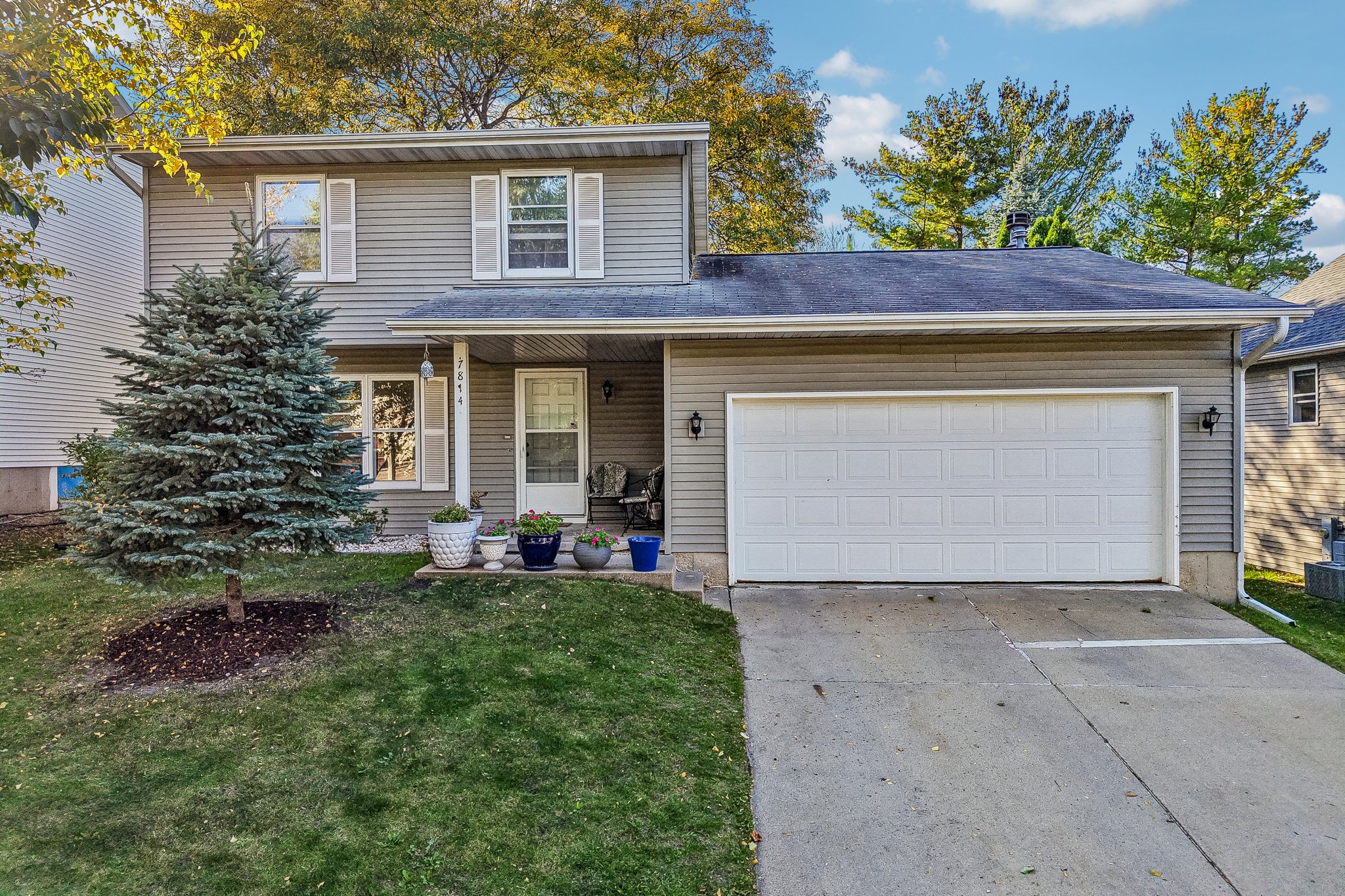 E Oakbrook Cir-S1410-039.jpg