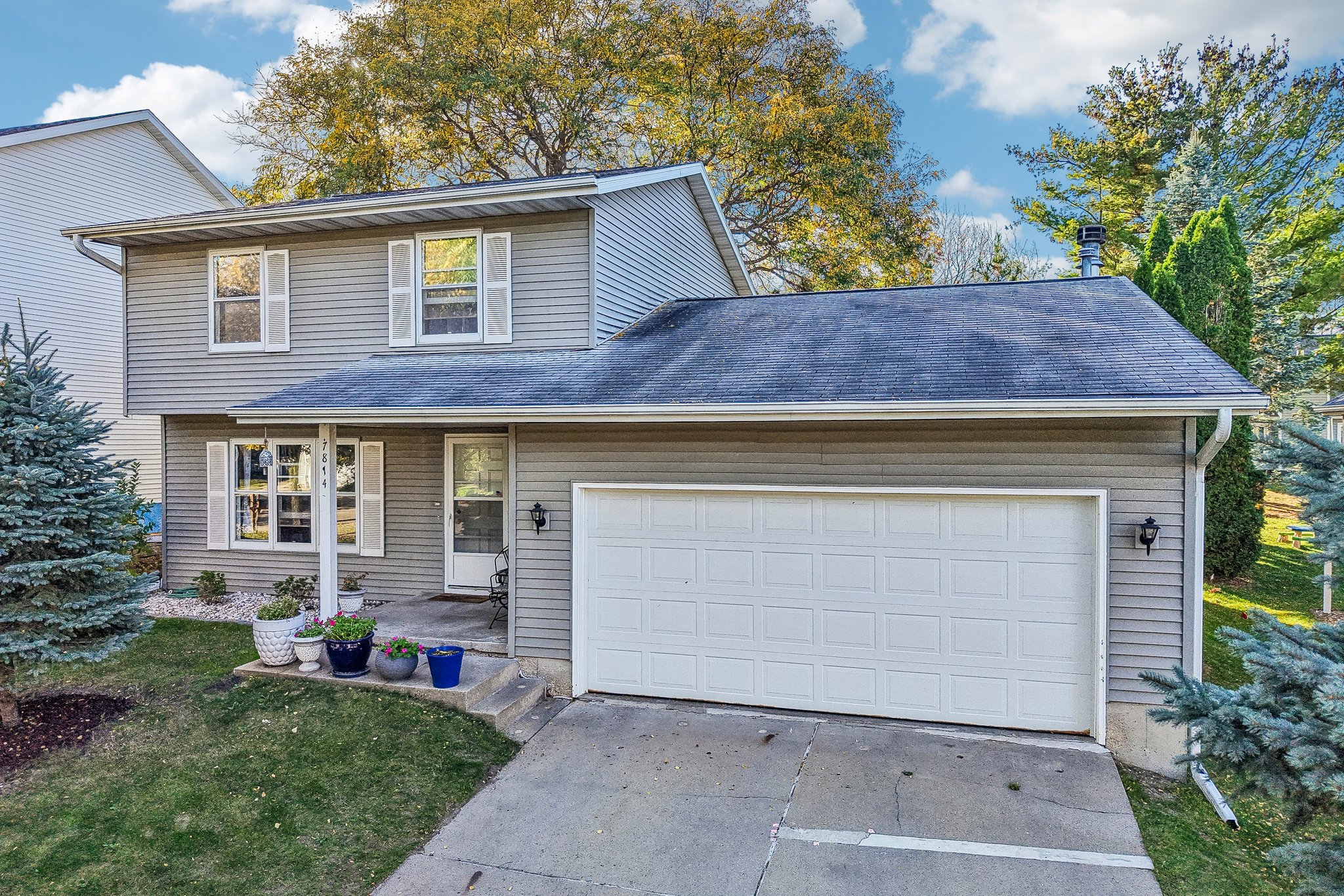 E Oakbrook Cir-S1410-041.jpg