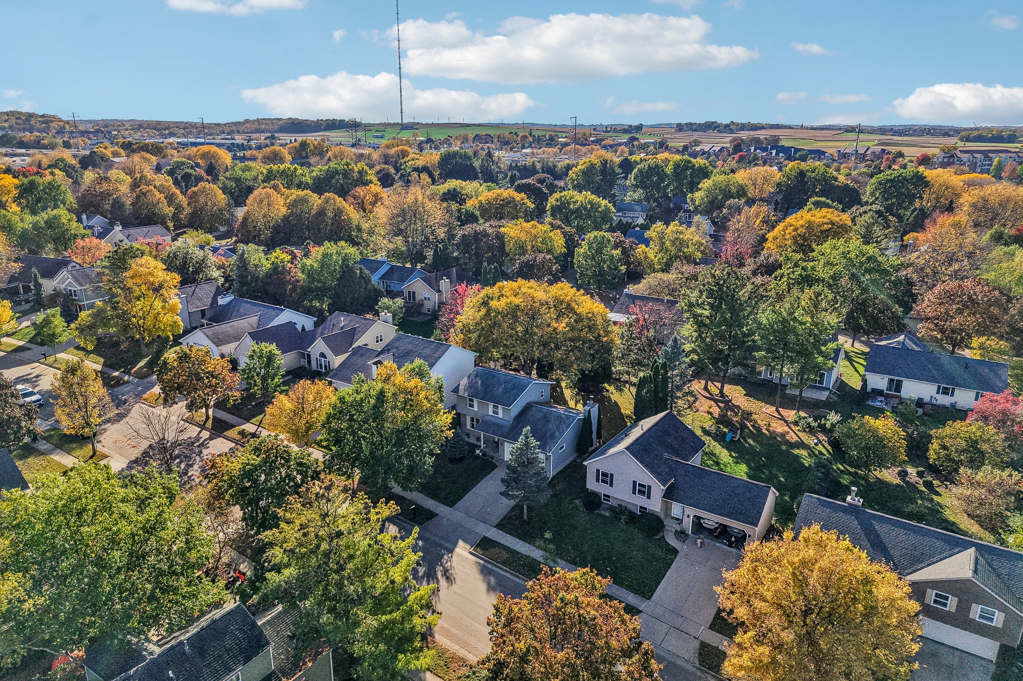 E Oakbrook Cir-S1410-044.jpg