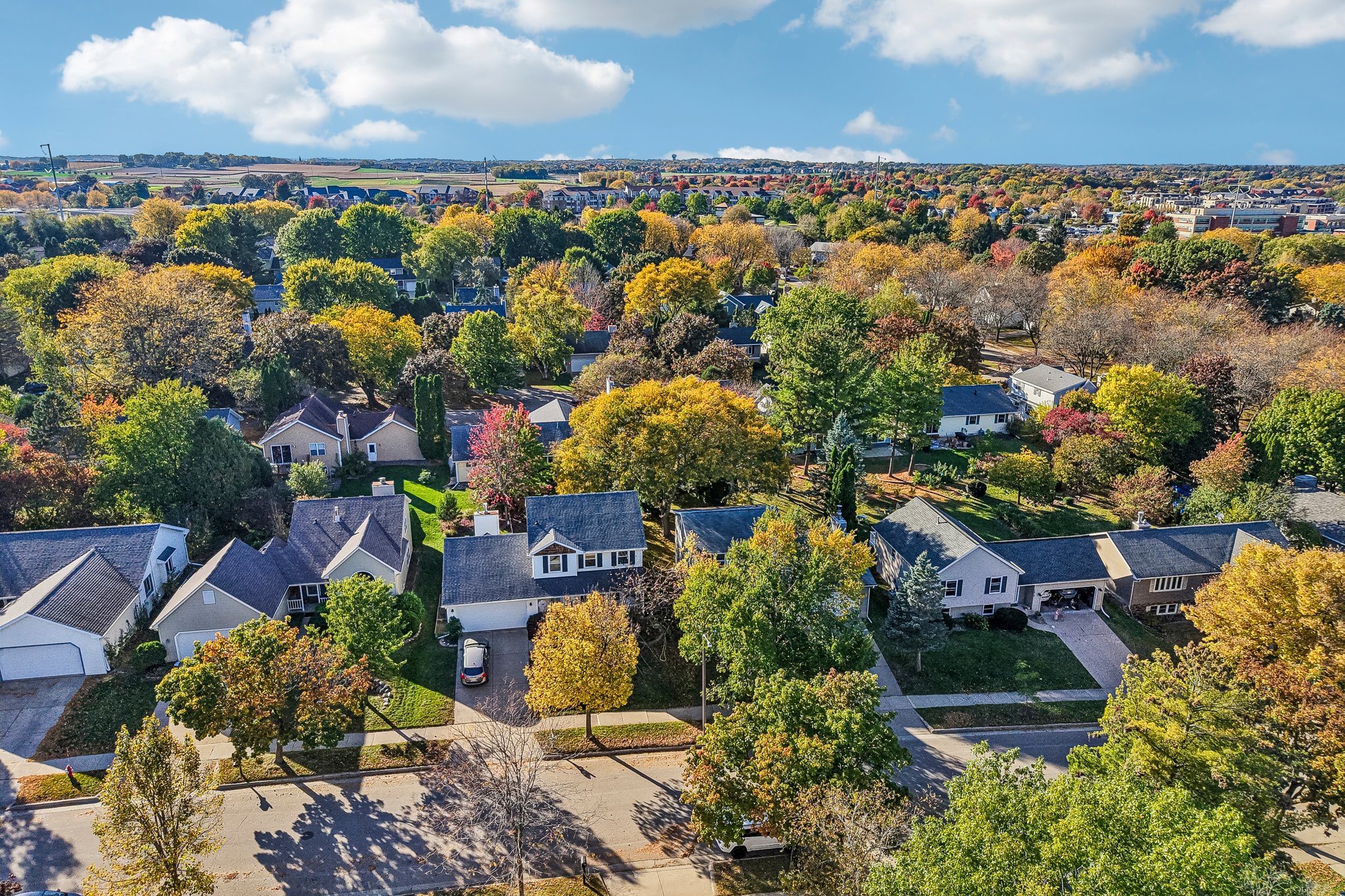 E Oakbrook Cir-S1410-045.jpg