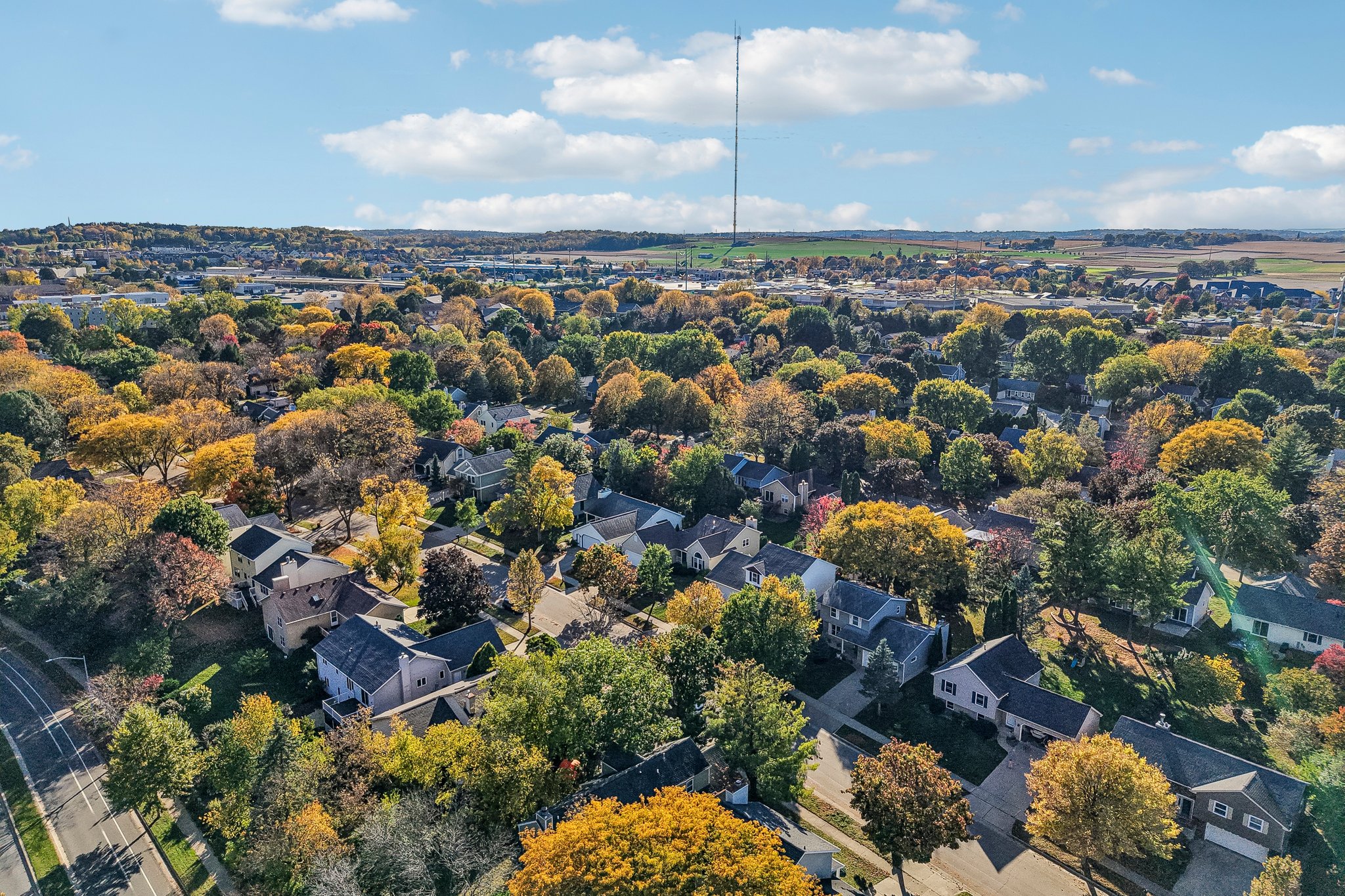 E Oakbrook Cir-S1410-049.jpg