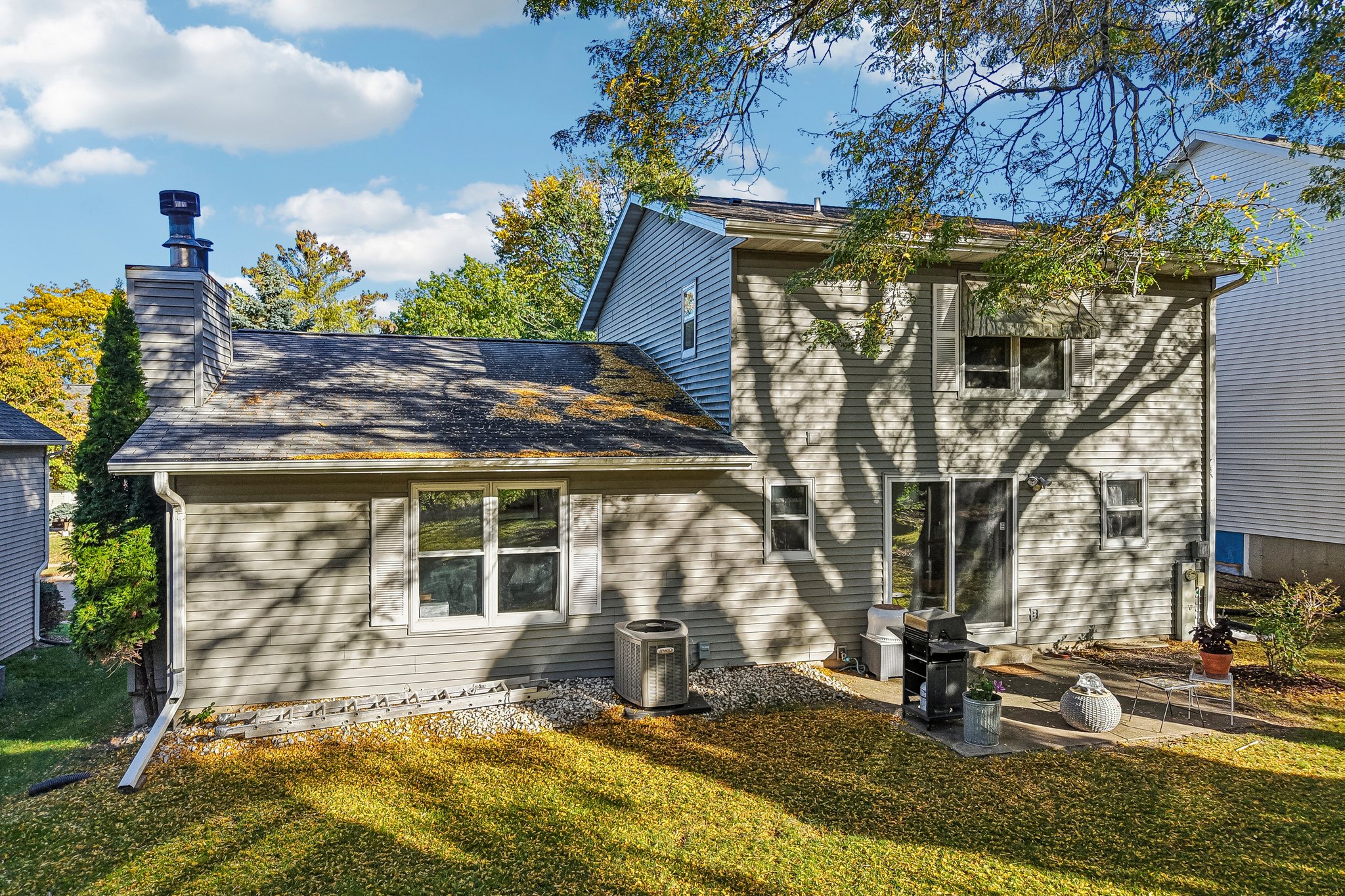 E Oakbrook Cir-S1410-055.jpg