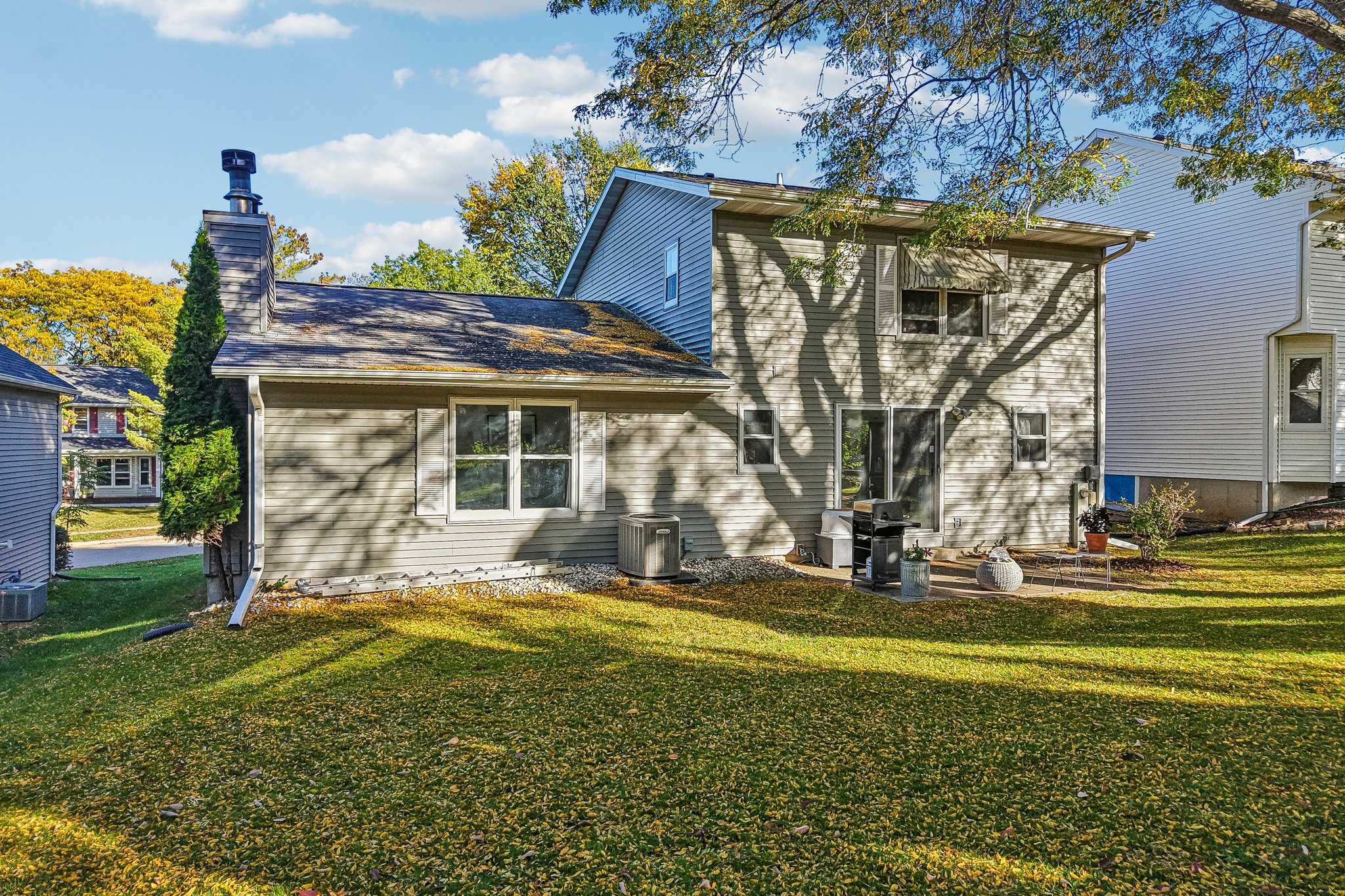 E Oakbrook Cir-S1410-056.jpg