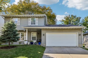 E Oakbrook Cir-S1410-001.jpg