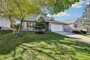 E Oakbrook Cir-S1410-002.jpg